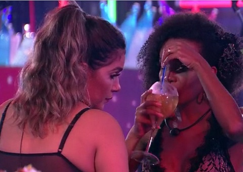 BBB20: Durante festa, sisters elogiam beleza de Rafa e Gizelly dispara: 'Imagine a p****'