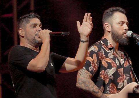 Supostos presos do Compaj mandam recado em live de Jorge e Mateus