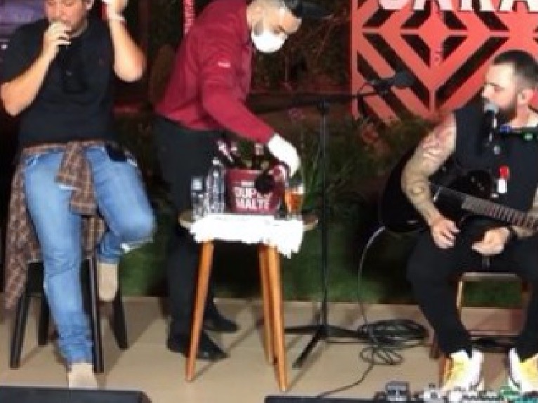 Bastidor de live de Jorge e Mateus é revelado e causa revolta em internautas