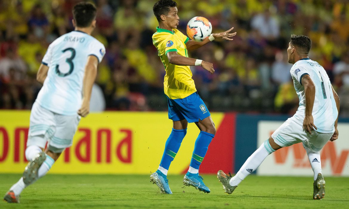 COI e Fifa concordam em alteração de limite de idade no futebol 