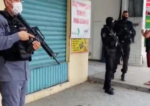 Polícia cai em peso e fecha comércios nas Zonas Oeste e Leste de Manaus