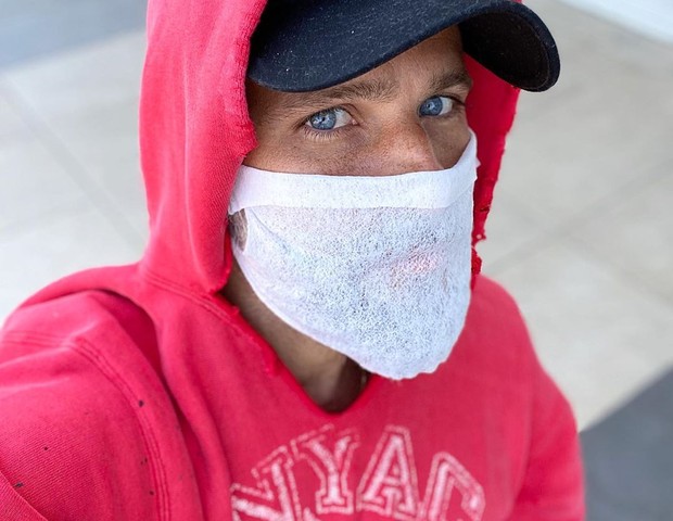 Bruno Gagliasso quebra a quarentena para acompanhar Giovanna Ewbank no médico 