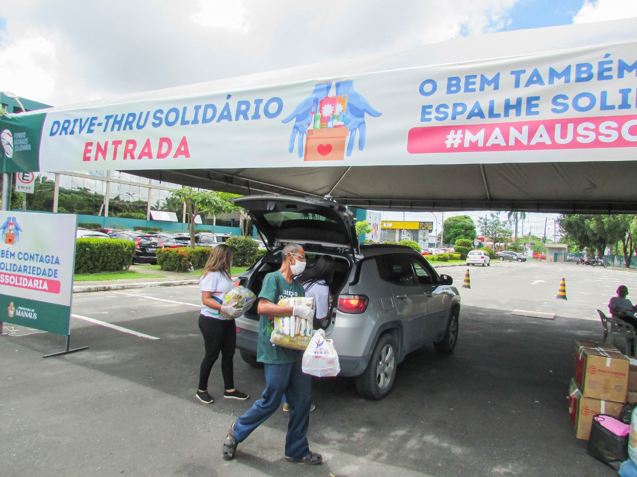 Drive-thru da campanha Manaus Solidária segue até esta quarta-feira