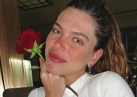 Mariana Goldfarb descobre que foto é usada em perfil do Tinder e faz apelo 