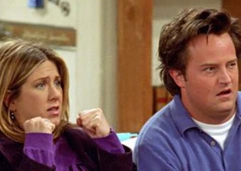 Jennifer Aniston e Matthew Perry pedem que fãs de Friends fiquem em casa