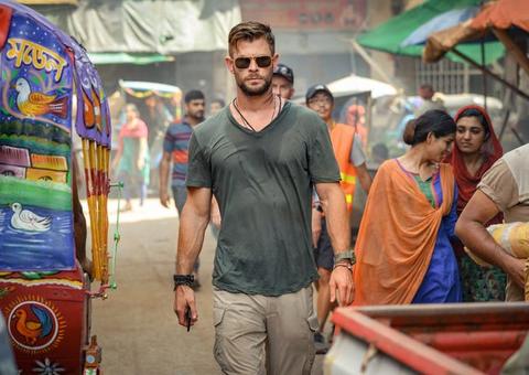 Chis Hemsworth quebra tudo no trailer de Resgate; Assista