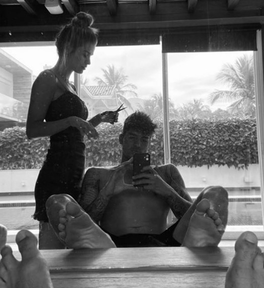 Gabriel Medina e Yasmin Brunet assumem namoro durante quarentena juntos 