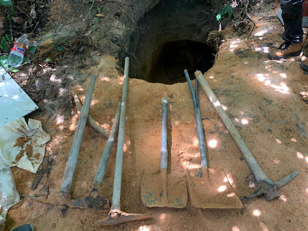 Detentos são flagrados fugindo por túnel na UPP em Manaus