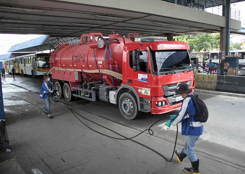 Em Manaus, terminais de ônibus e unidades de saúde passam por novas higienizações 
