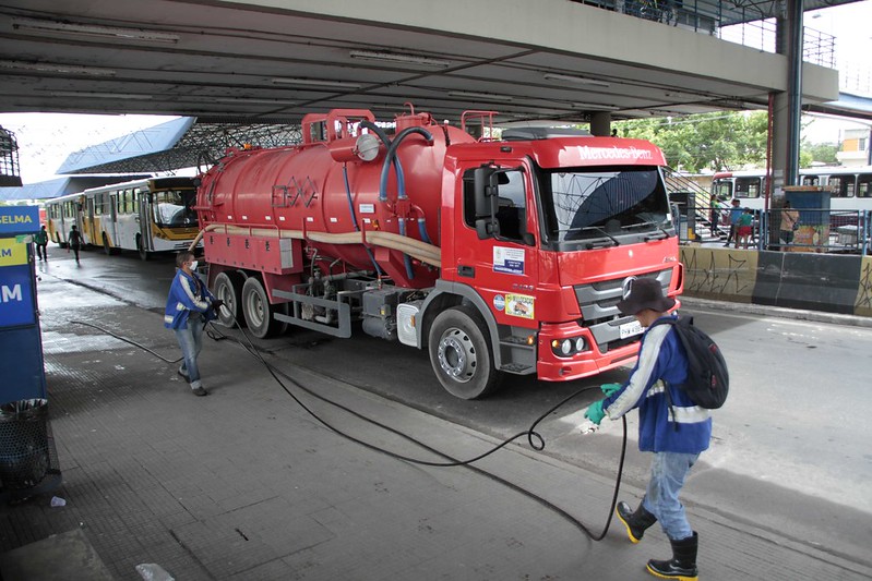 Em Manaus, terminais de ônibus e unidades de saúde passam por novas higienizações 