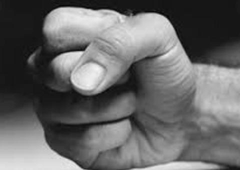 Marido traído invade quarto e espanca amante em motel de Manaus 