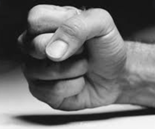 Marido traído invade quarto e espanca amante em motel de Manaus 