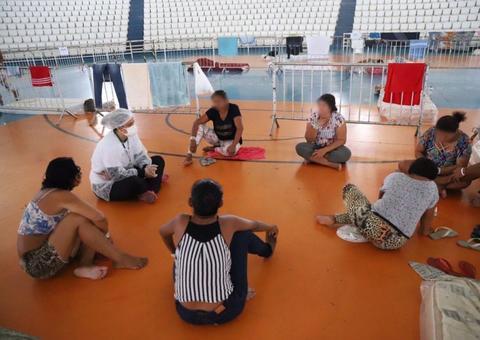 Abrigados na arena recebem atendimento psicológico em Manaus