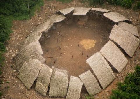 Indígena Yanomami de 15 anos testa positivo para Covid-19 
