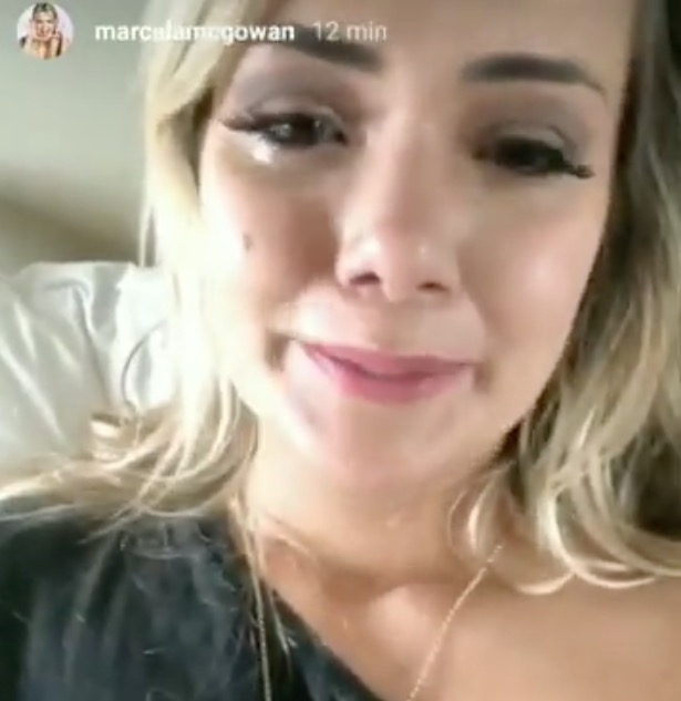 Chorando, ex-BBB Marcela grava 1º vídeo após descobrir ter sido 'cancelada' pelo público