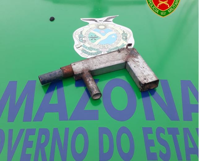 Adolescente é apreendido após ameaçar a própria irmã com arma caseira em Manaus
