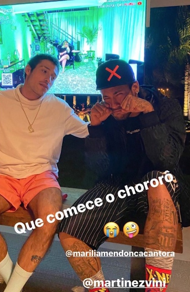 Neymar 'causa' ao assistir live de Marília Mendonça com companhia inusitada