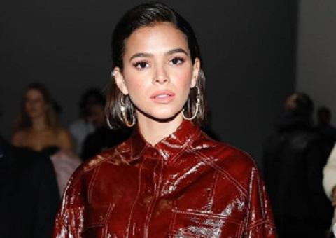 Bruna Marquezine canta hits de Marília Mendonça e internautas disparam: 'Alô Neymar'