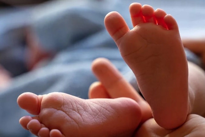 Recém-nascido morre vítima de coronavírus 4 dias após o parto