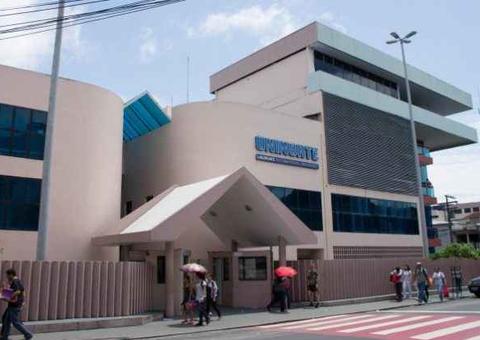 Após denúncias de alunos, Procon ameaça multar Uninorte em Manaus  