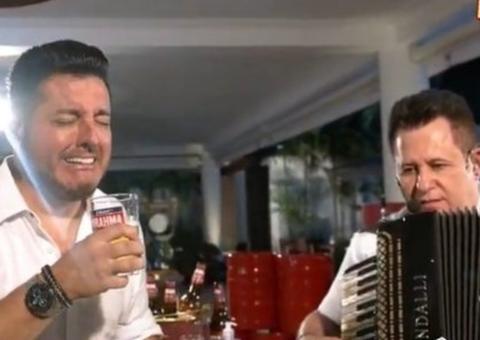 Emocionado, Bruno desabafa sobre zoação com Marrone por causa de voz