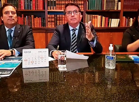 Bolsonaro espera retomada de atividades no país em até quatro meses