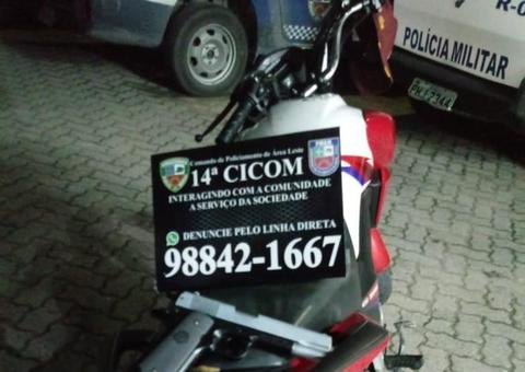 Polícia recupera motocicleta roubada após assaltantes caírem durante fuga em Manaus