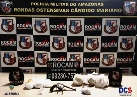 Homem é preso com arma e drogas em conjunto de Manaus 