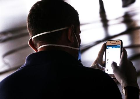 Barba dificulta vedação de máscaras contra Covid-19, diz infectologista