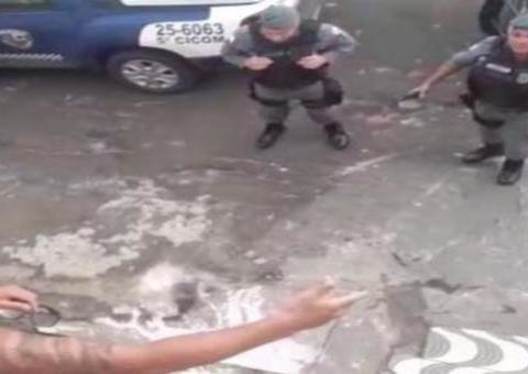 De quarentena em Manaus, homem se revolta ao receber polícia em casa por som alto