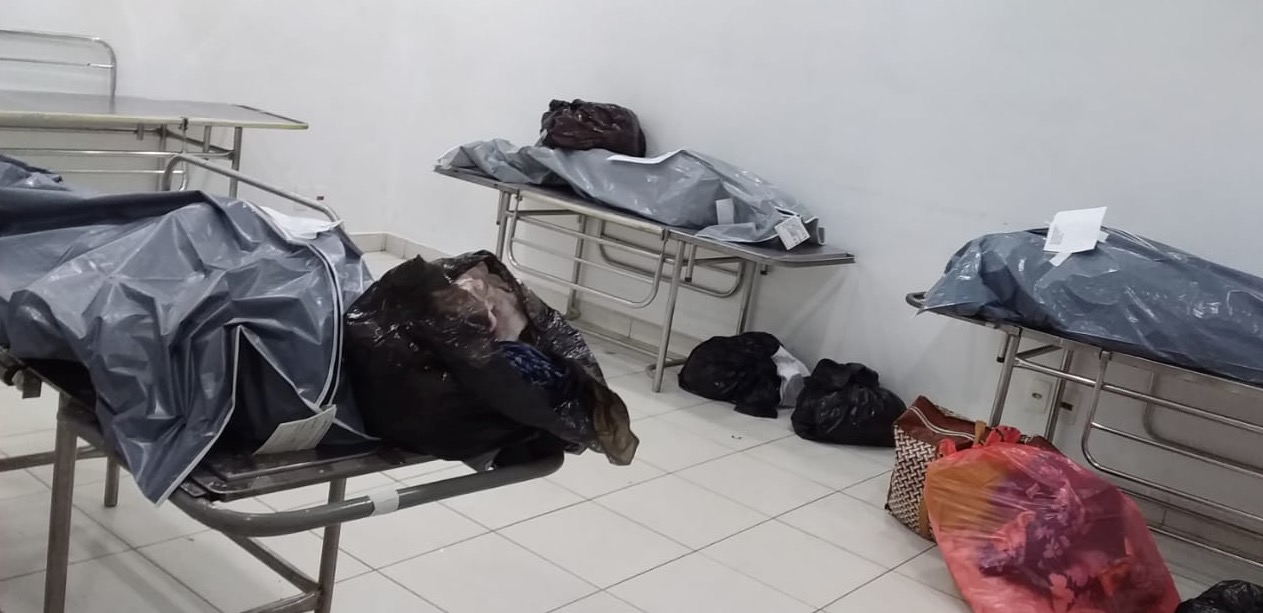 Imagens mostram necrotério do Hospital 28 de agosto repleto de corpos com suspeita de Covid-19