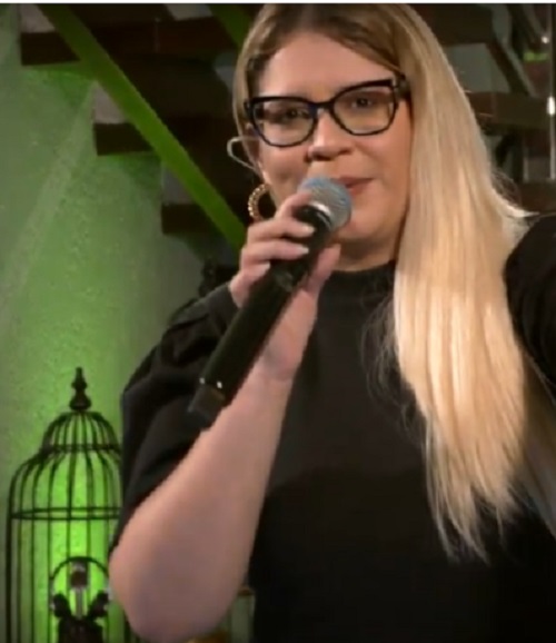 Detento faz comentário em live de Marília Mendonça e tem celular apreendido pela polícia