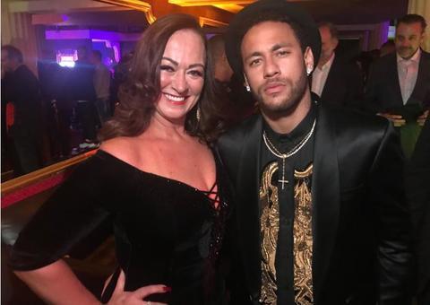 Mãe de Neymar assume namoro com gamer gato: 'inexplicável'