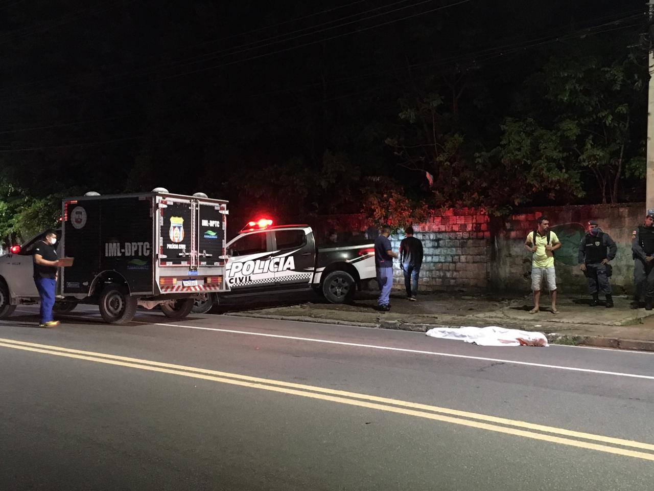 Criminosos matam adolescente em frente à escola em Manaus 