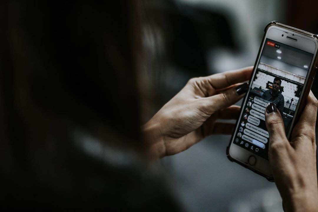 Igreja e família se ajustam para celebração on-line de Páscoa em Manaus