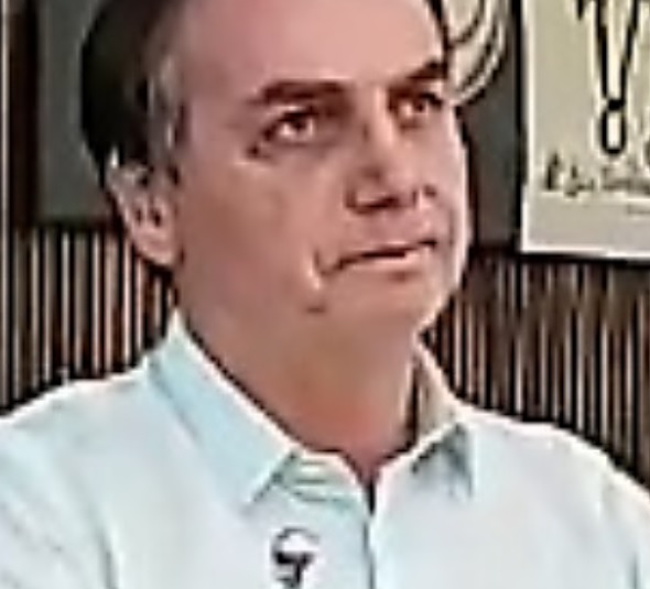 Em live, Bolsonaro polemiza após dizer que Covid-19 está indo embora em véspera de picos de casos 