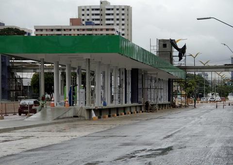 Trânsito é liberado na avenida Constantino Nery em dois trechos do complexo viário 