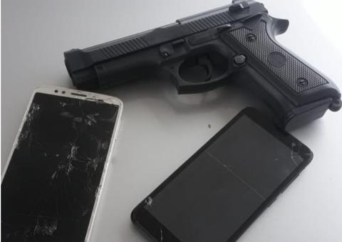 Dupla que fazia arrastões com arma falsa é presa em Manaus