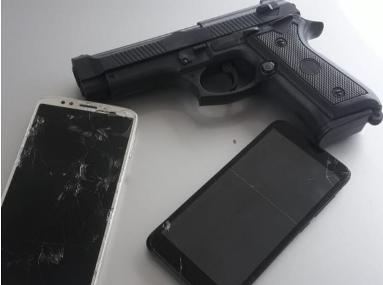 Dupla que fazia arrastões com arma falsa é presa em Manaus