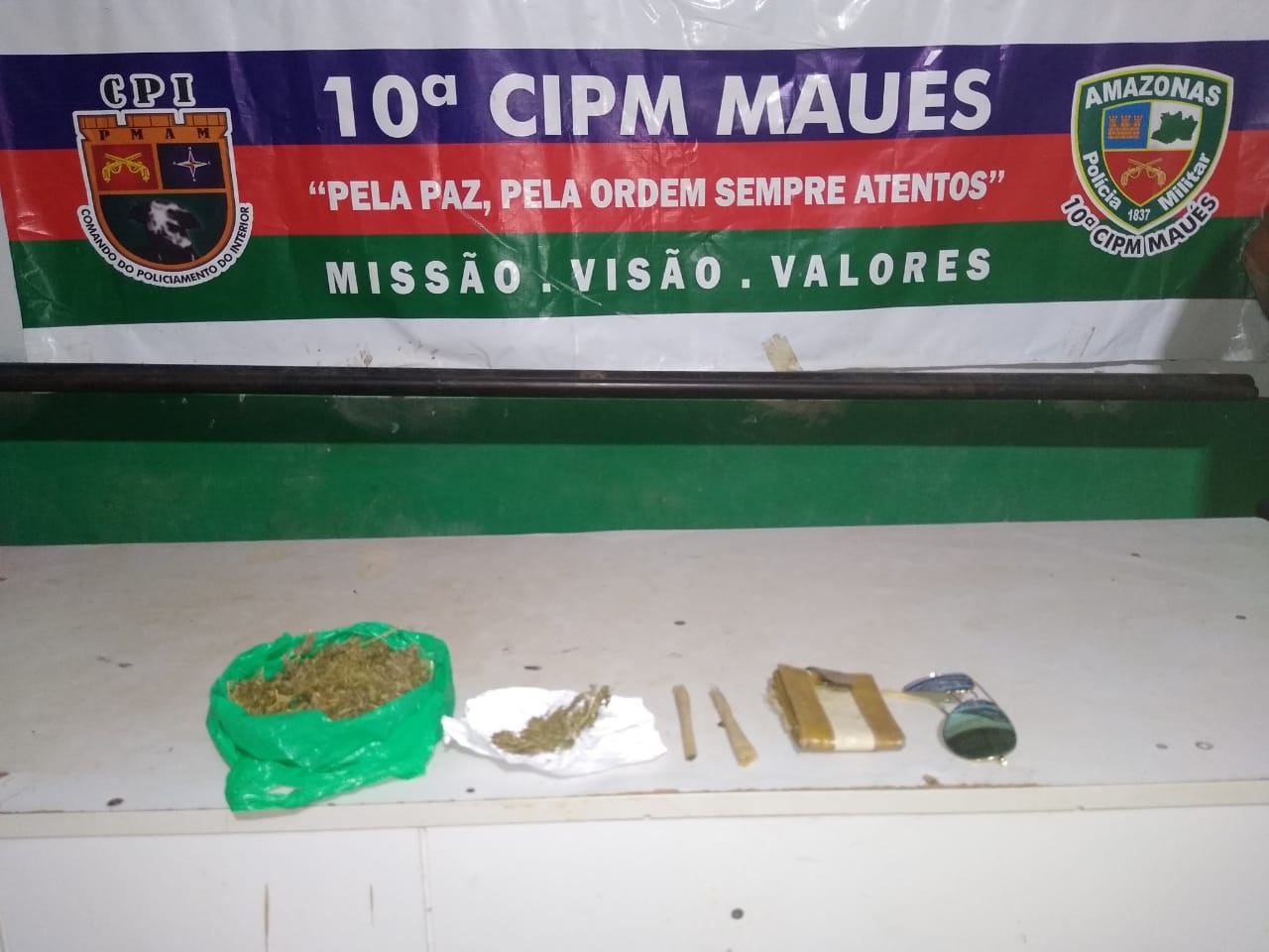 Homem que vendia drogas em motocicleta é preso no Amazonas 