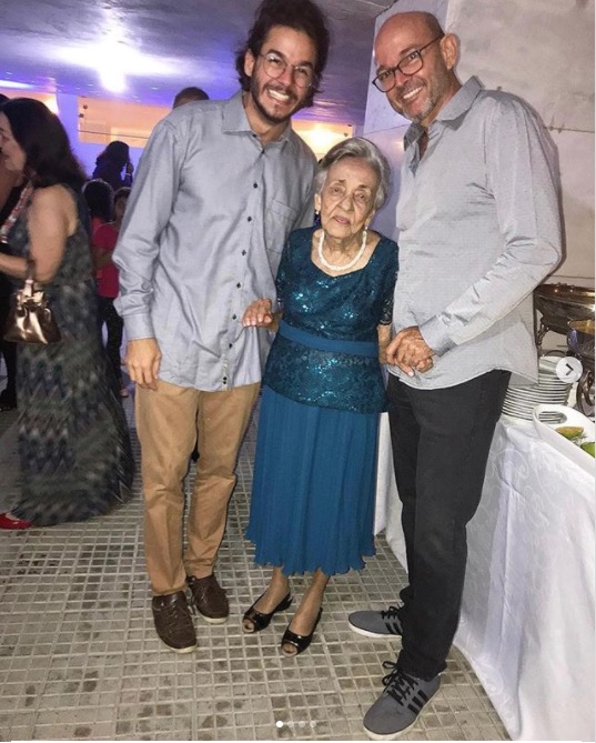 Túlio Gadelha lamenta morte de tia por coronavírus 