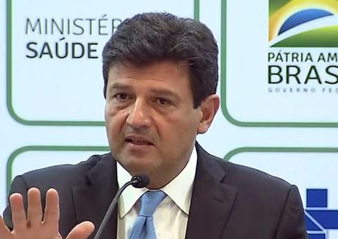 Mandetta admite erro em confronto, e Bolsonaro vê respaldo para demiti-lo