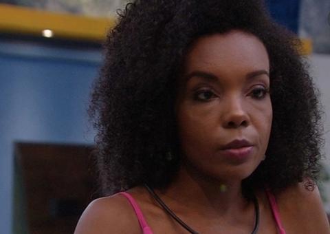 Vice-presidente da Mangueira chama Thelma do BBB20 de ‘mucama safada’ 
