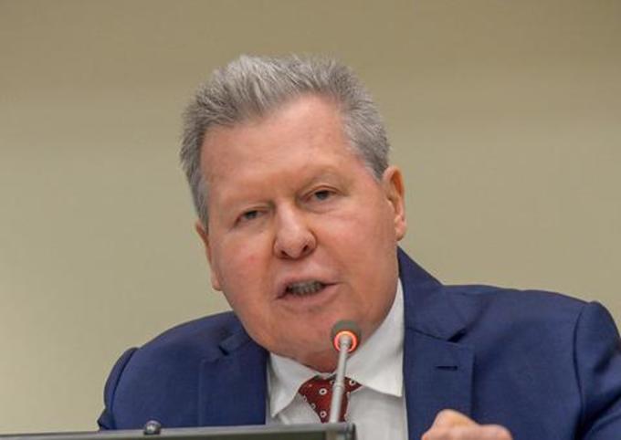 Prefeito lamenta morte de 5 profissionais da saúde por Covid-19 em Manaus