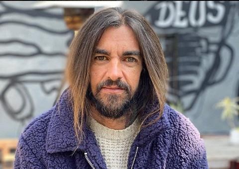 Armandinho faz live e anima fãs de reggae durante isolamento social