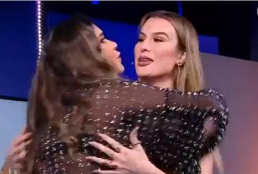 Em entrevista a Rede BBB, Gizelly quebra protocolo e Fernanda Keulla se desespera: 'Coronavírus, meu Deus'