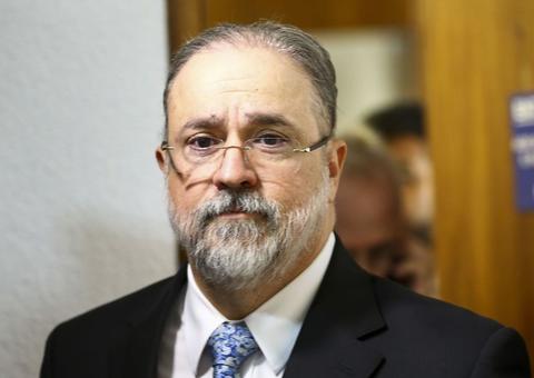 PGR diz que Bolsonaro não pode derrubar isolamento em estados e municípios