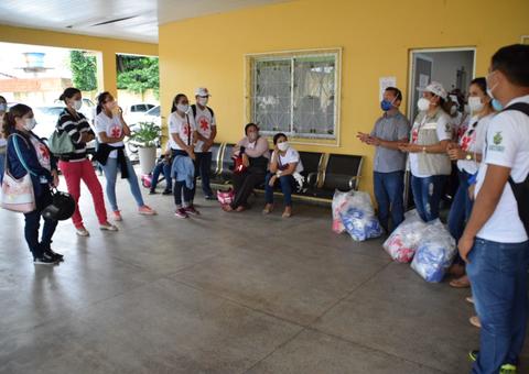 Máscaras são distribuídas para população carente em Parintins