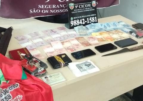 Homem tenta roubar pedestres com faca, apanha de populares e acaba preso em Manaus 