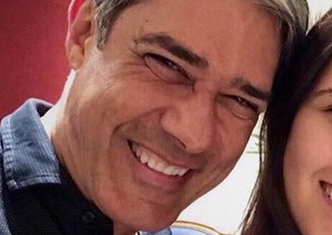 Filha de William Bonner e Fátima Bernardes posta foto rara com bumbum à mostra de biquíni